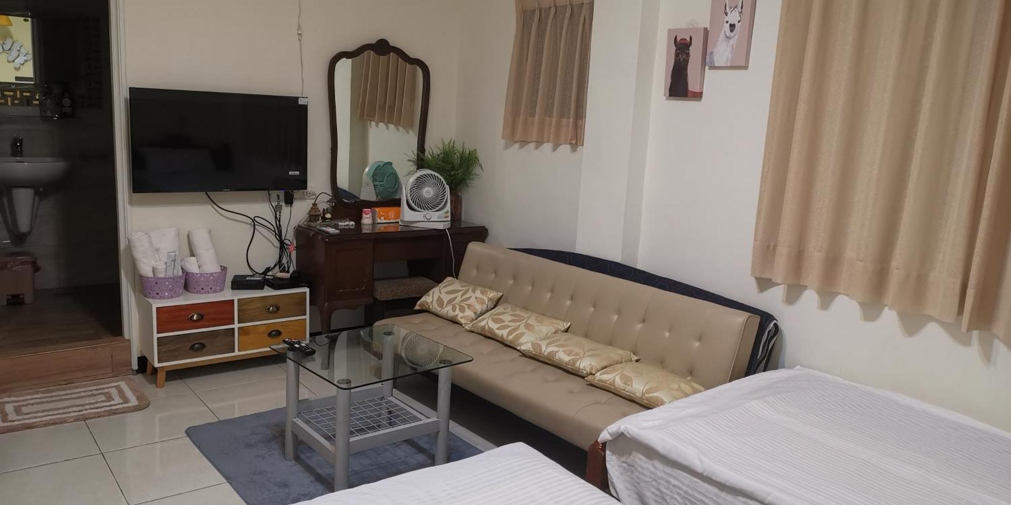 摩登旅宿 Tainan Bagian luar foto